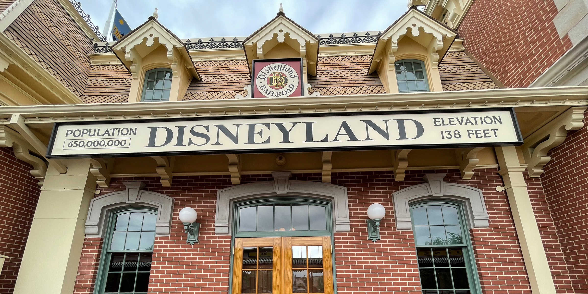 Main Street Station (Walt Disney World Railroad) - WanderDisney