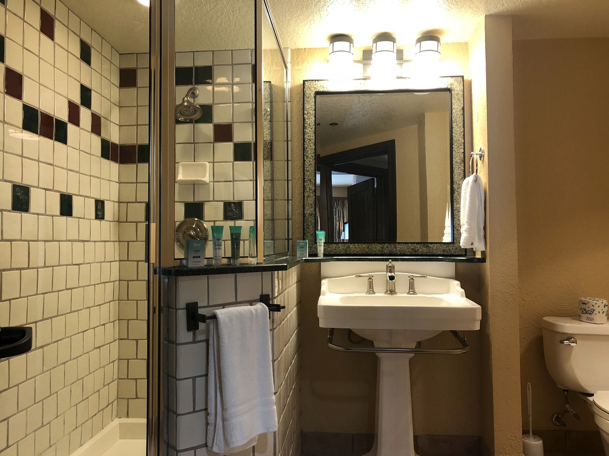 Boulder Ridge 1-Bedroom Villa Bathroom Shower and Sink