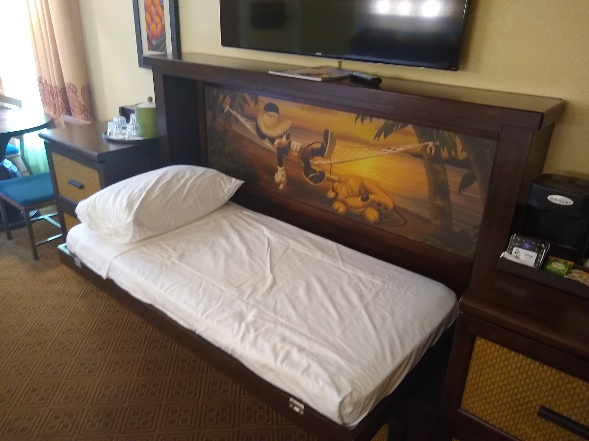 Caribbean Beach Resort Fold Down Bed