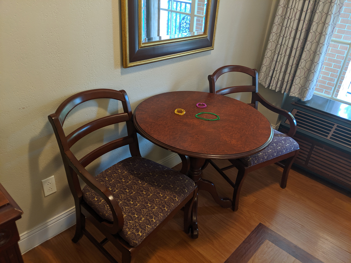Port Orleans Resort - French Quarter Table With Chairs