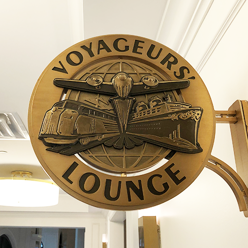 yacht club disney lounge