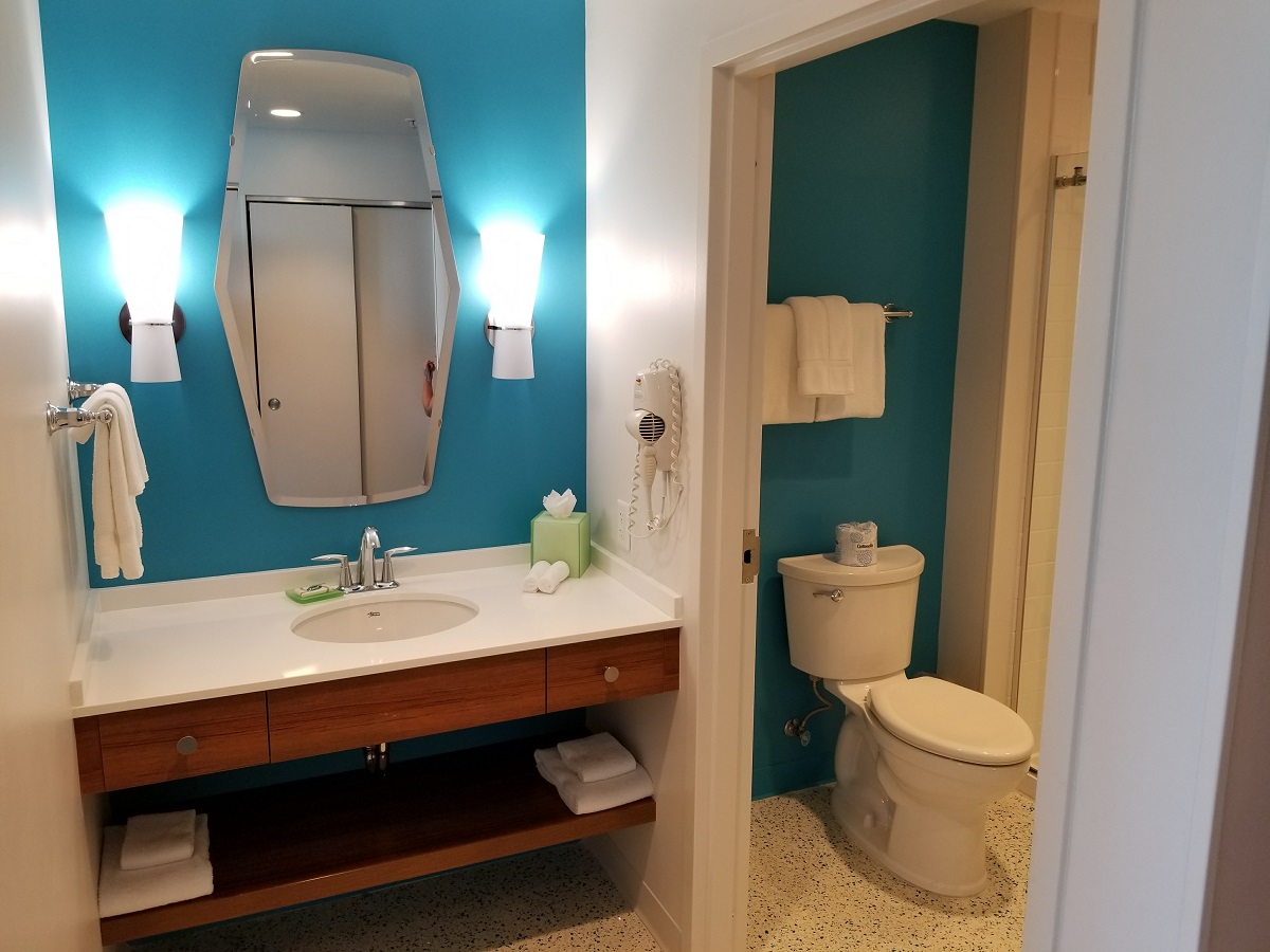 Cabana Bay Standard Room Bathroom