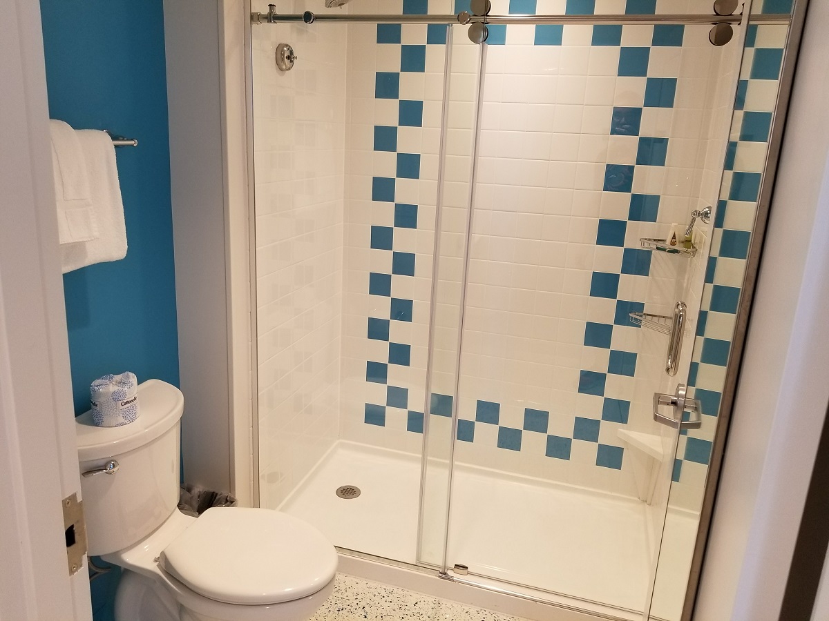 Cabana Bay Standard Room Bathroom