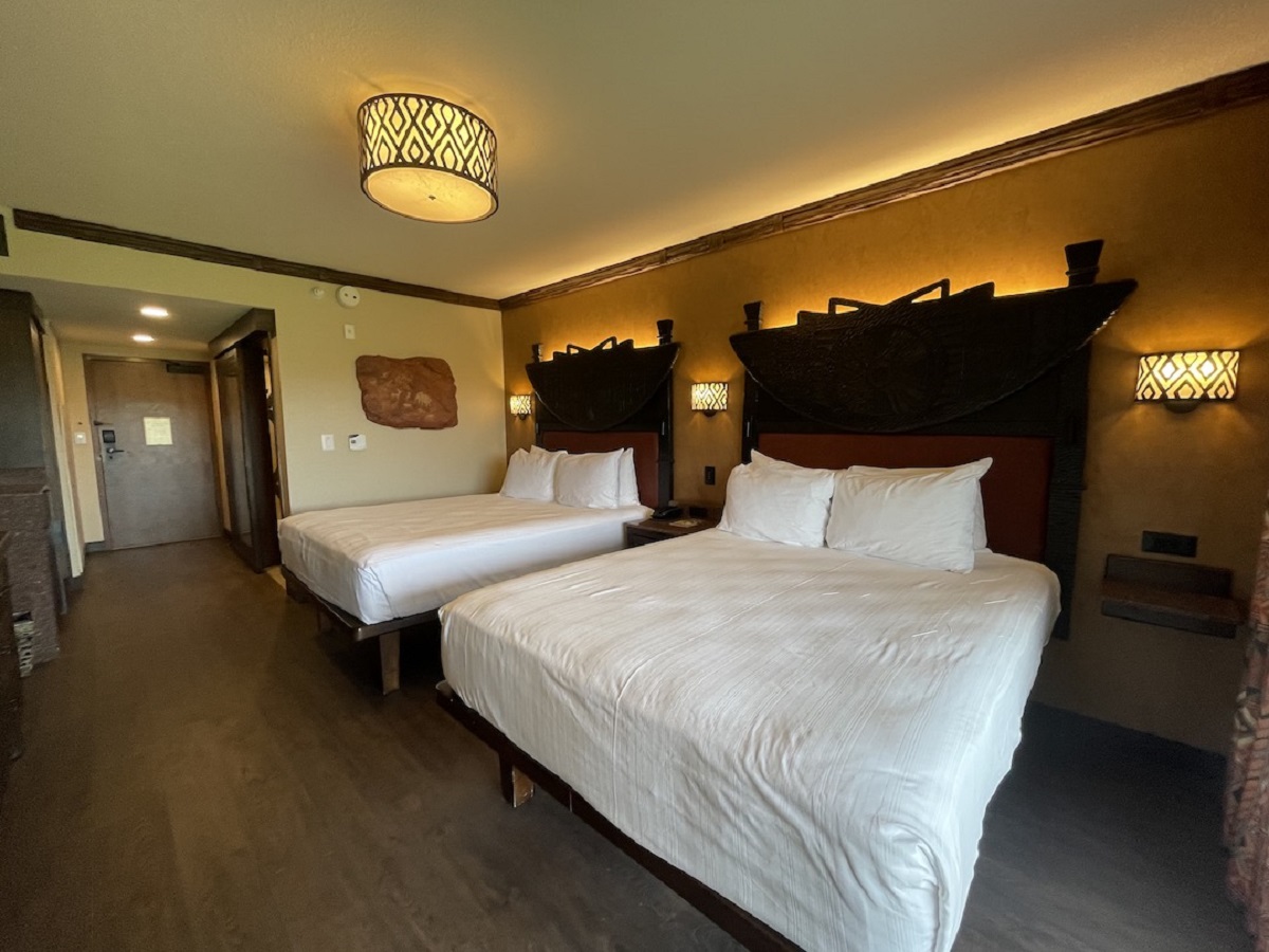 Animal Kingdom Lodge (Jambo House) Standard Room Beds
