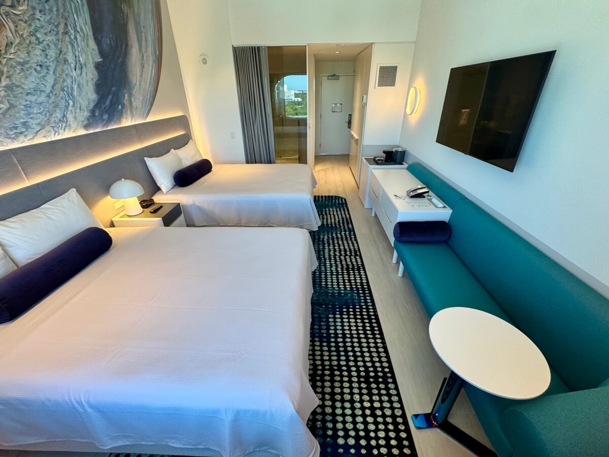 Terra Luna Room